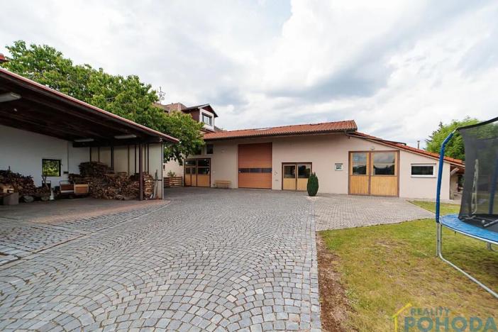 Prodej rodinného domu, Klešice, 365 m2