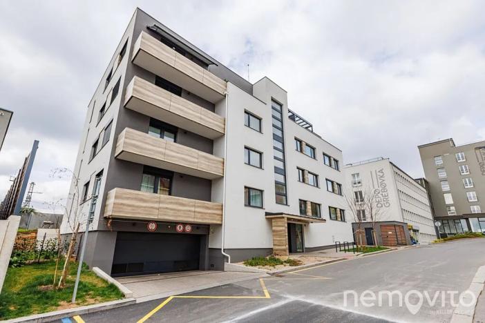 Prodej garážového stání, Praha - Vinohrady, Perucká, 18 m2