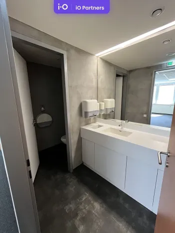 Pronájem kanceláře, Praha - Smíchov, Plzeňská, 356 m2