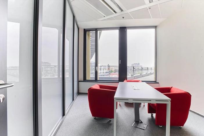 Pronájem kanceláře, Praha - Nusle, Pikrtova, 739 m2