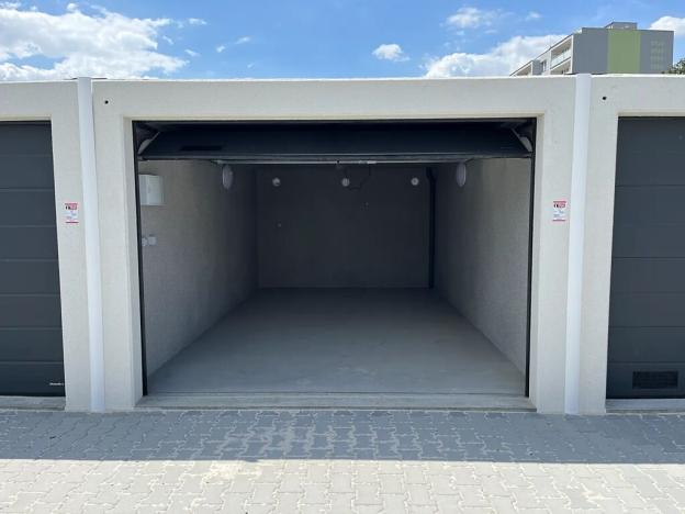 Pronájem garáže, Nymburk, Topolová, 18 m2