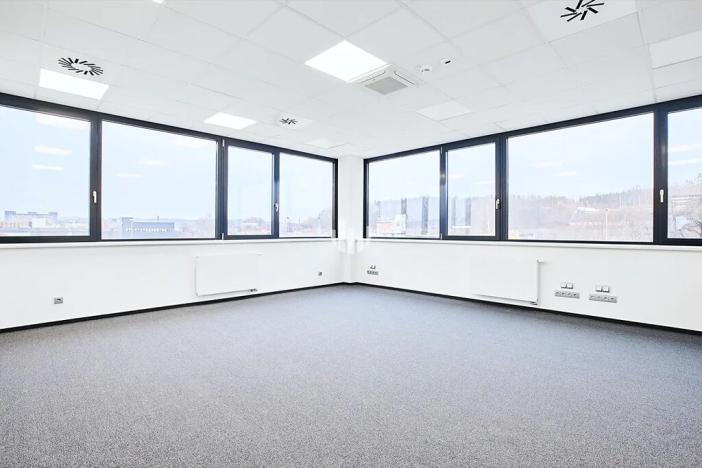 Pronájem obchodního prostoru, Praha - Vysočany, Poděbradská, 192 m2