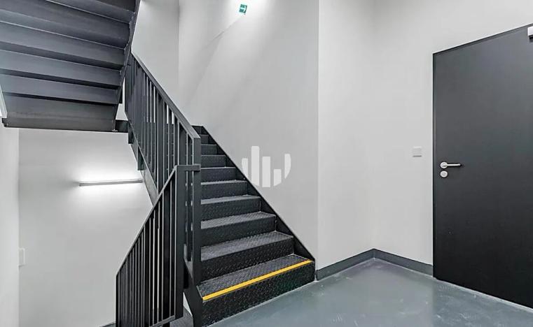 Pronájem kanceláře, Praha - Nusle, Lomnického, 208 m2