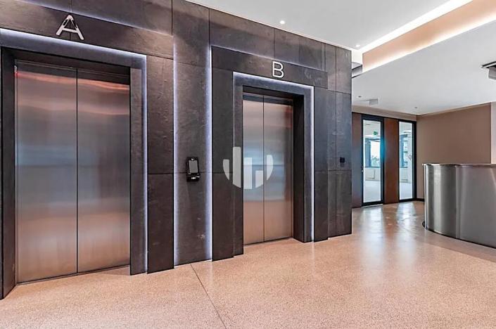 Pronájem kanceláře, Praha - Nusle, Lomnického, 208 m2