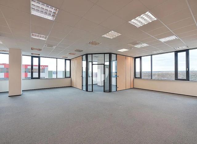 Pronájem kanceláře, Praha - Horní Počernice, Sezemická, 152 m2