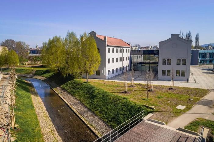 Pronájem kanceláře, Brno, Škrobárenská, 1469 m2