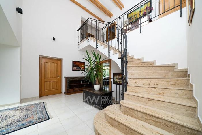 Prodej rodinného domu, Horoměřice, Za Špejcharem, 458 m2