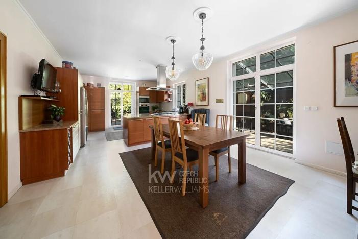 Prodej rodinného domu, Horoměřice, Za Špejcharem, 458 m2