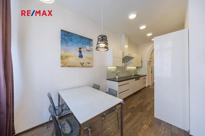 Prodej bytu 2+kk, Praha - Staré Město, Křižovnická, 71 m2