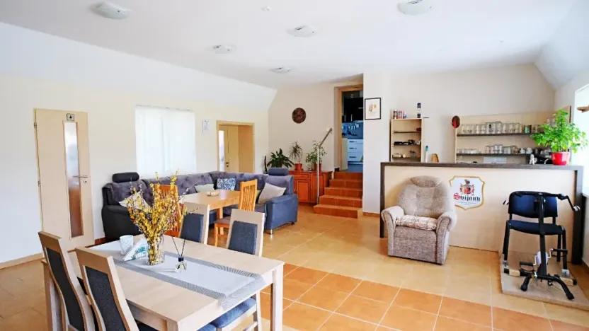 Prodej rodinného domu, Dešov, 1224 m2