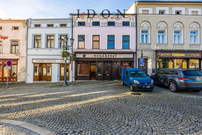 Prodej rodinného domu, Frýdek-Místek, Zámecké nám., 450 m2