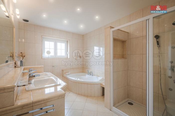 Prodej rodinného domu, Týnec nad Labem - Vinařice, 300 m2