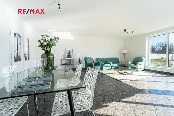 Prodej bytu 6+kk a větší, Střelice, Ant. Smutného, 235 m2