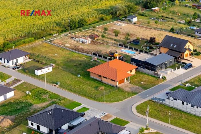 Prodej rodinného domu, Bánov, 197 m2