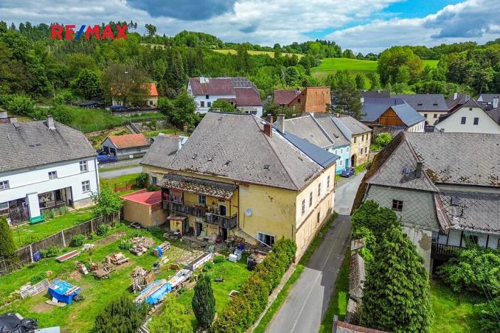 Prodej vícegeneračního domu, Úterý, 677 m2