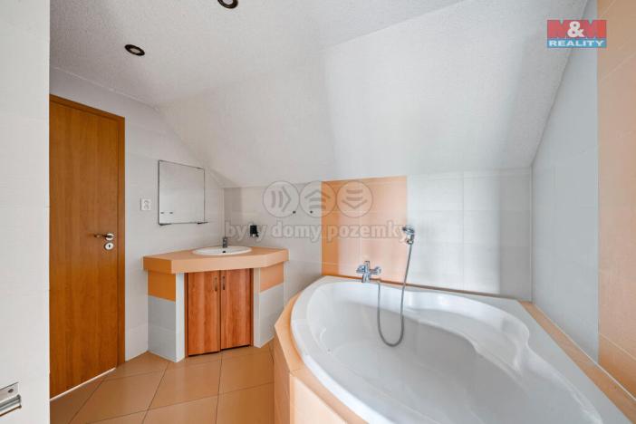 Prodej rodinného domu, Borová, 370 m2