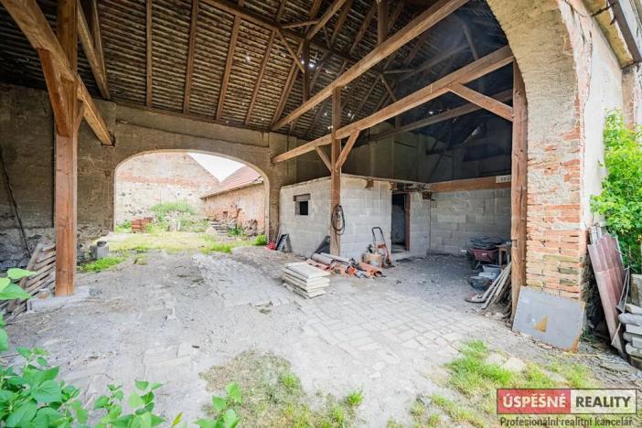 Prodej rodinného domu, Chožov, 737 m2