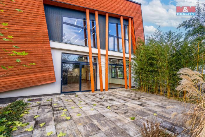 Pronájem obchodního prostoru, Okrouhlo, 1076 m2