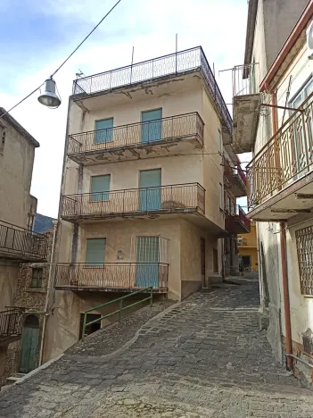 Prodej rodinného domu, San Piero Patti, Itálie, 155 m2