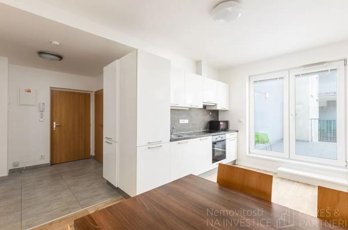 Pronájem bytu 2+1, Praha - Bubeneč, Jednořadá, 59 m2