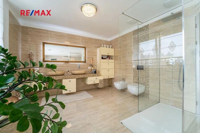 Prodej rodinného domu, Chrudim, Pobřežní, 197 m2