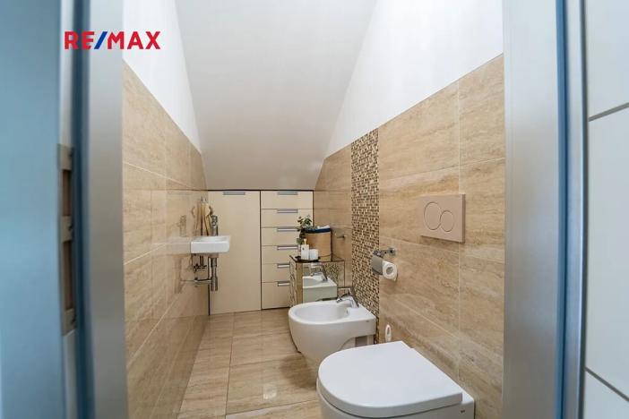 Prodej rodinného domu, Chrudim, Pobřežní, 197 m2