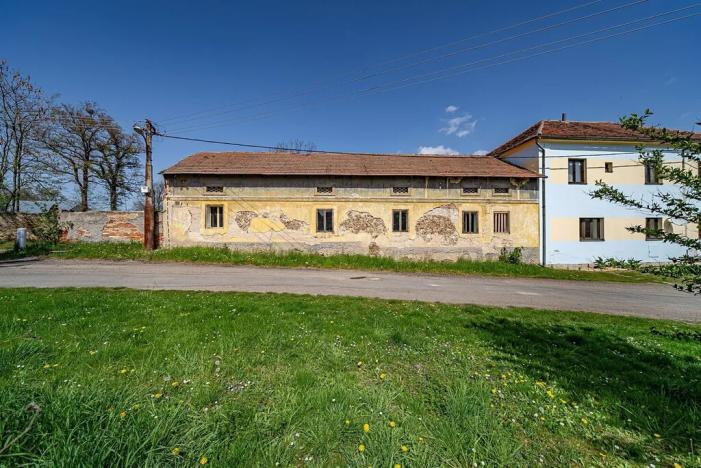Prodej obchodního prostoru, Chrášťany, 105 m2