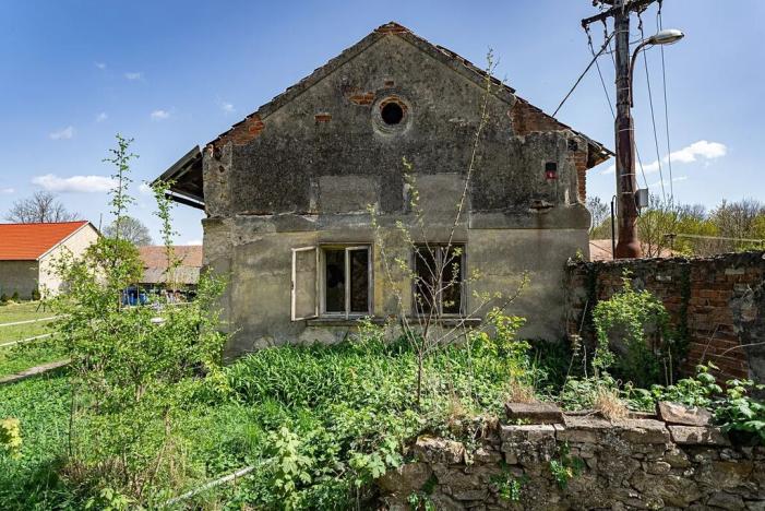 Prodej obchodního prostoru, Chrášťany, 105 m2