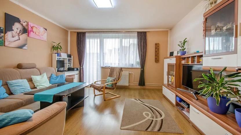 Prodej bytu 3+1, Hrádek, Družstevní, 75 m2