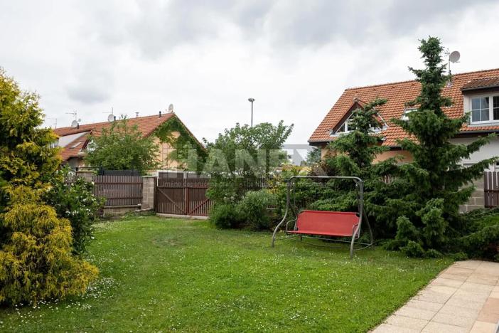 Prodej vícegeneračního domu, Praha - Horní Počernice, Na nové silnici, 394 m2