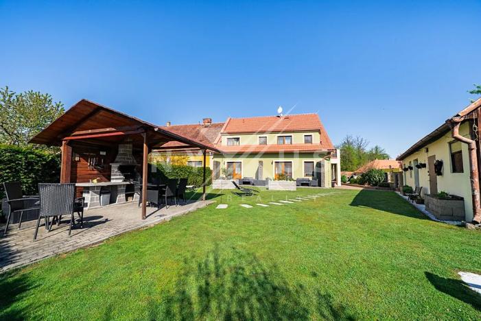 Prodej činžovního domu, Třeboň, 429 m2