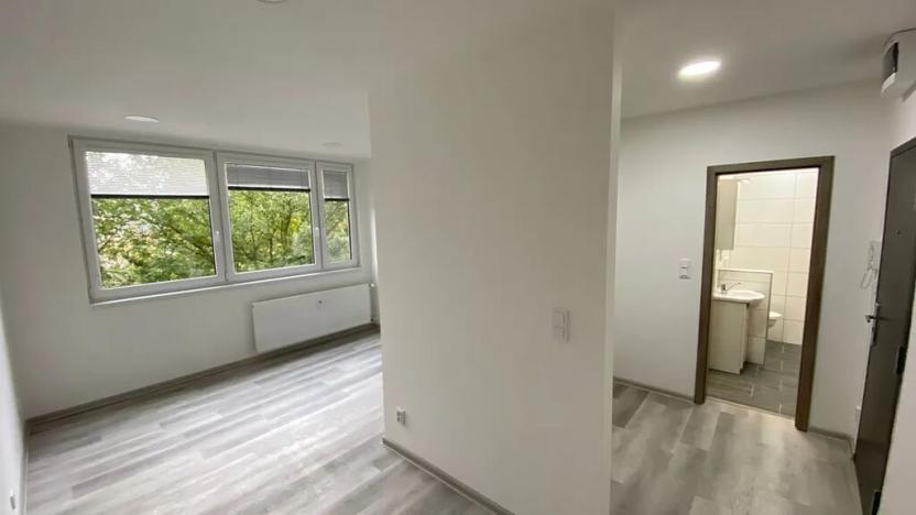 Pronájem bytu 2+kk, Zlín, Křiby, 34 m2