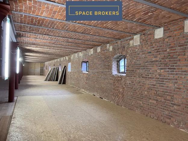 Pronájem kanceláře, Praha, Údolní, 2500 m2