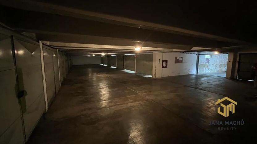 Prodej garáže, Zlín, Bartošova, 18 m2