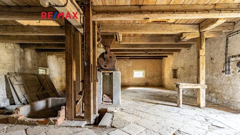 Prodej zemědělské usedlosti, Počedělice, 2500 m2