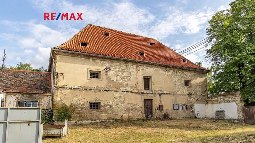 Prodej zemědělského objektu, Počedělice, 2500 m2