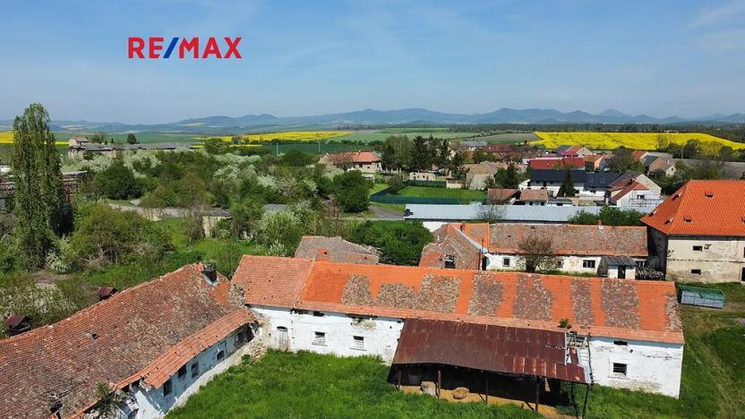 Prodej zemědělského objektu, Počedělice, 2500 m2