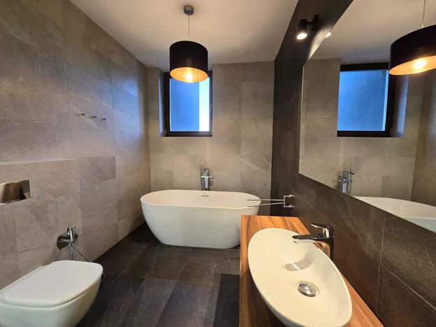 Prodej rodinného domu, Praha - Dolní Měcholupy, U svornosti, 154 m2