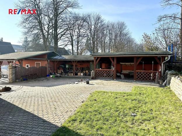 Prodej vily, Krajková, 300 m2