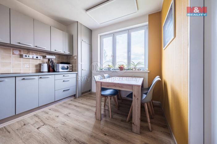Prodej bytu 4+1, Větrušice, Jižní, 74 m2