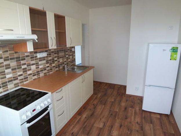 Pronájem bytu 2+1, Praha - Hloubětín, Chvalská, 55 m2