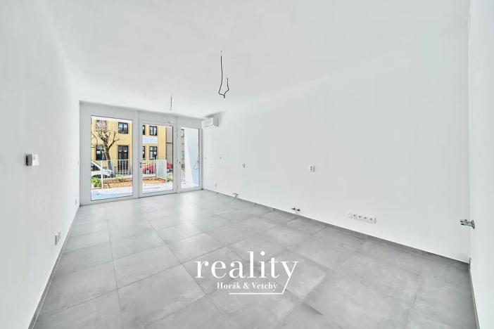 Pronájem obchodního prostoru, Znojmo, Jarošova, 30 m2