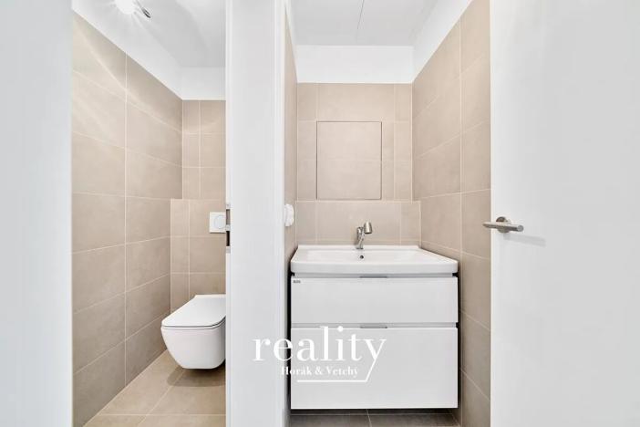 Pronájem obchodního prostoru, Znojmo, Jarošova, 30 m2