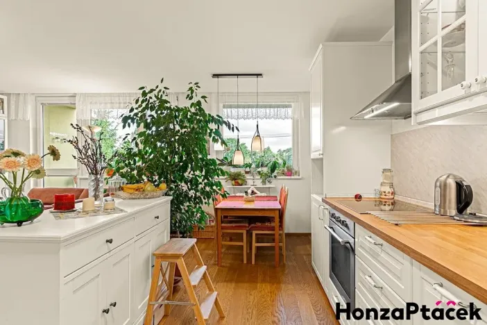 Prodej bytu 3+1, Praha - Horní Počernice, Třebešovská, 77 m2