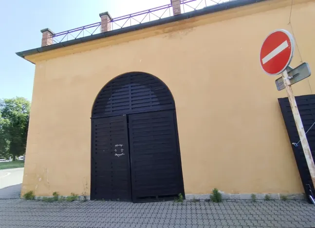 Pronájem obchodního prostoru, Hradec Králové, Československé armády, 136 m2