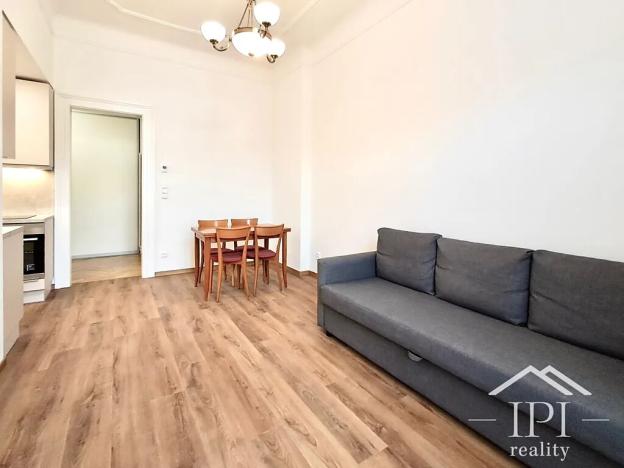 Pronájem bytu 2+kk, Praha - Dejvice, Dejvická, 51 m2
