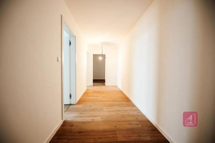 Prodej bytu 4+kk, Mokrá-Horákov, 125 m2