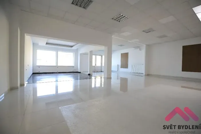 Pronájem obchodního prostoru, Praha - Libeň, Voctářova, 224 m2