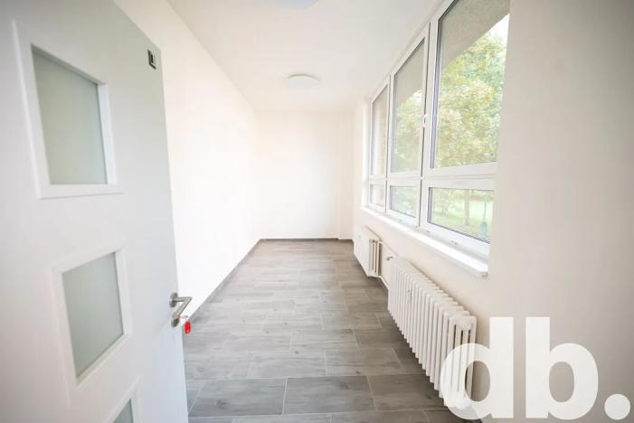 Pronájem komerční nemovitosti, Karlovy Vary, U Koupaliště, 13 m2