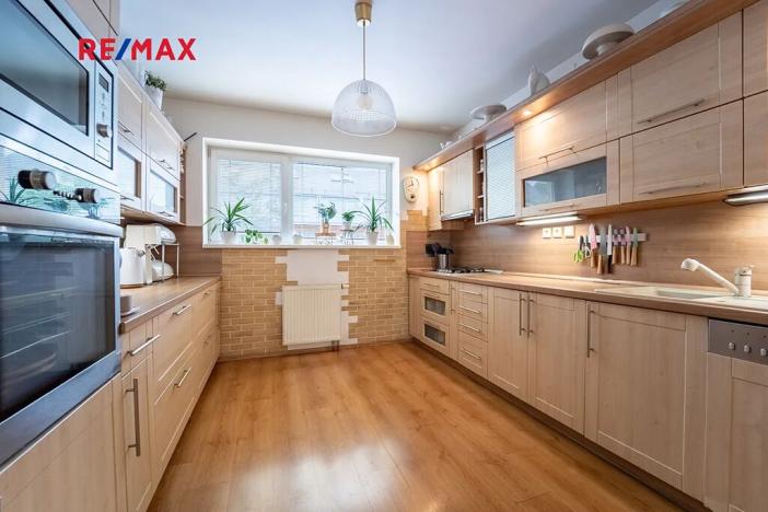 Prodej rodinného domu, Nupaky, K Parku, 156 m2